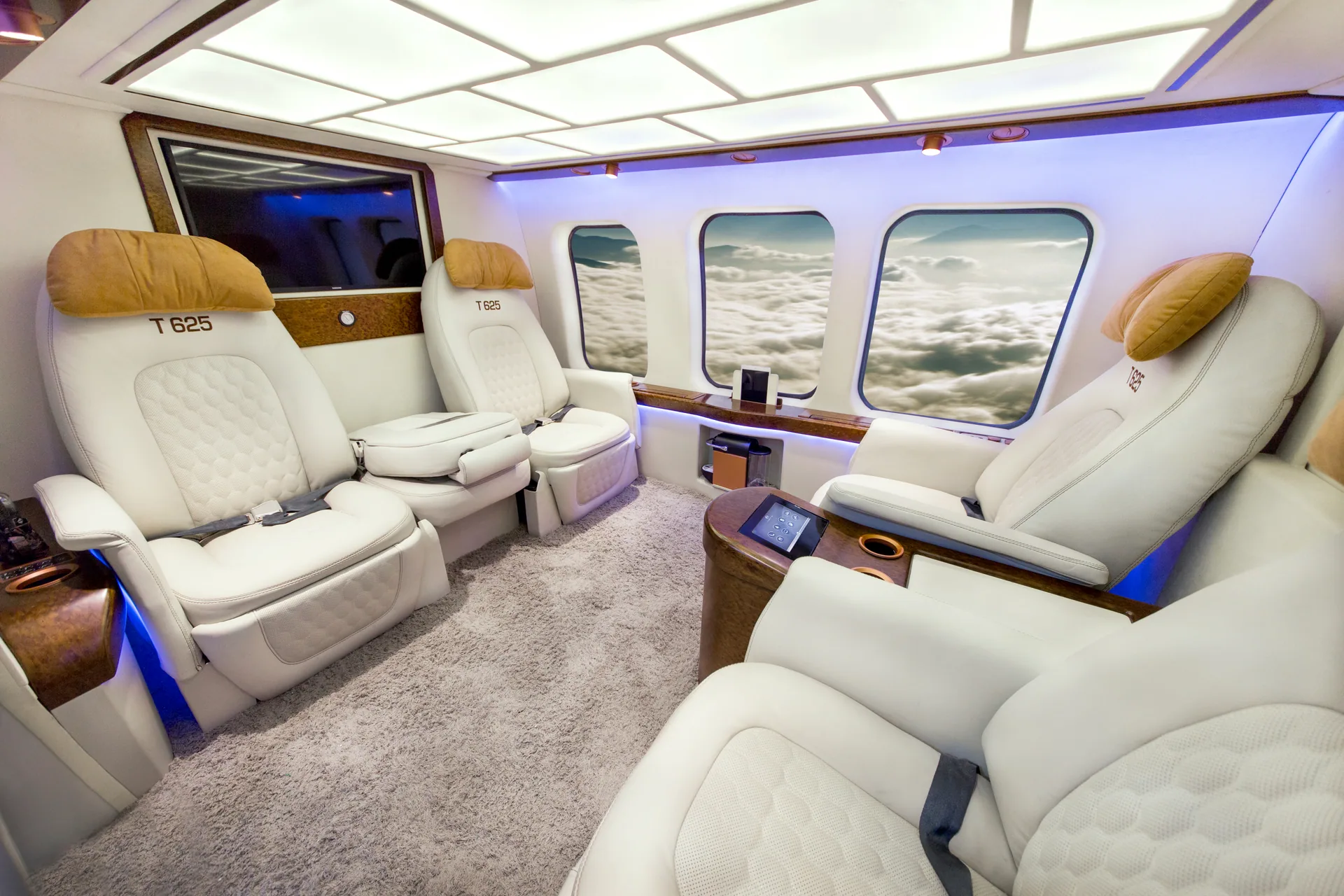 Four-seat private cabin