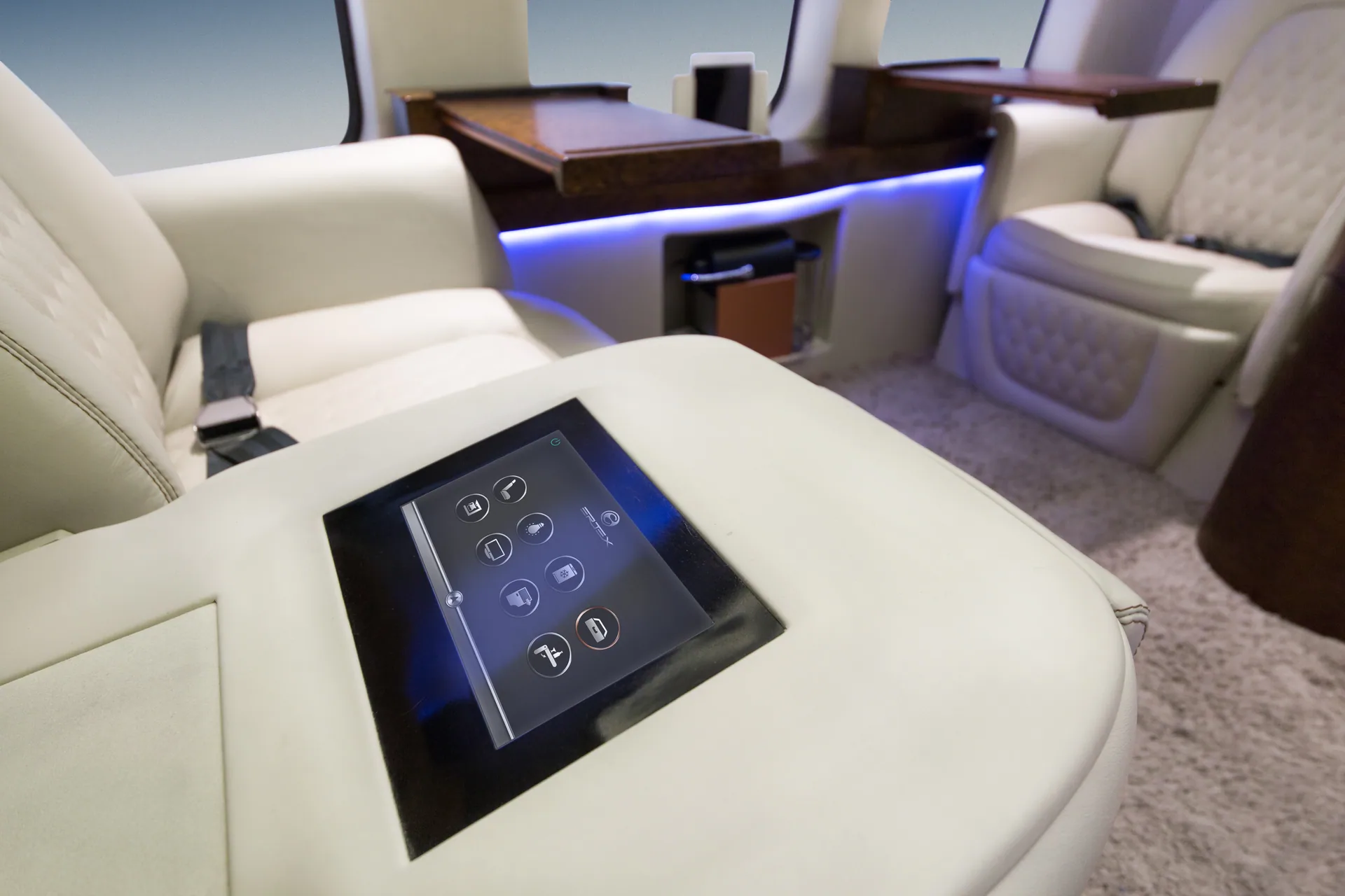 Seat-integrated touchscreen control