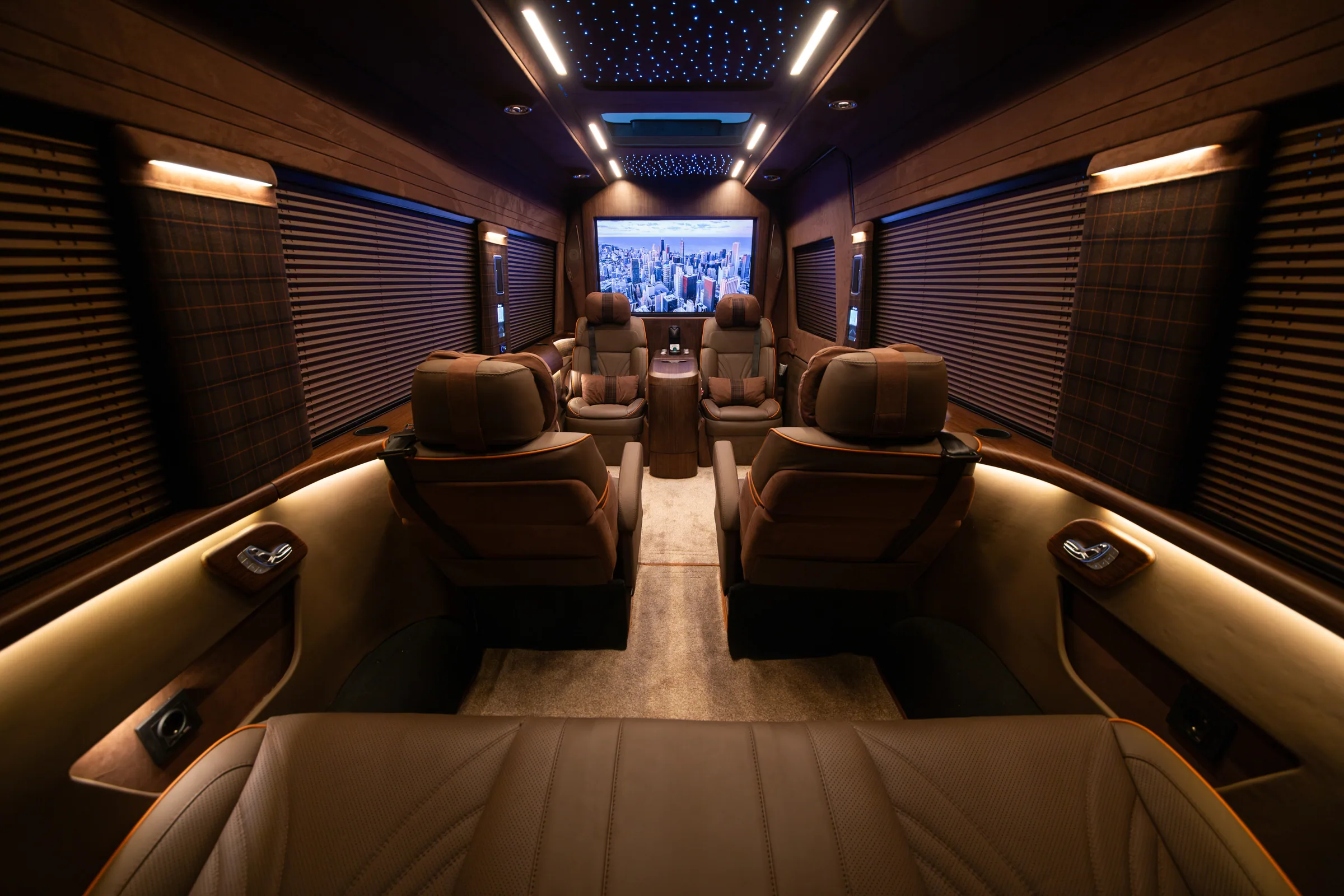 Ralph Lauren Sprinter geniş kabin ve altı kişilik koltuk yerleşimi