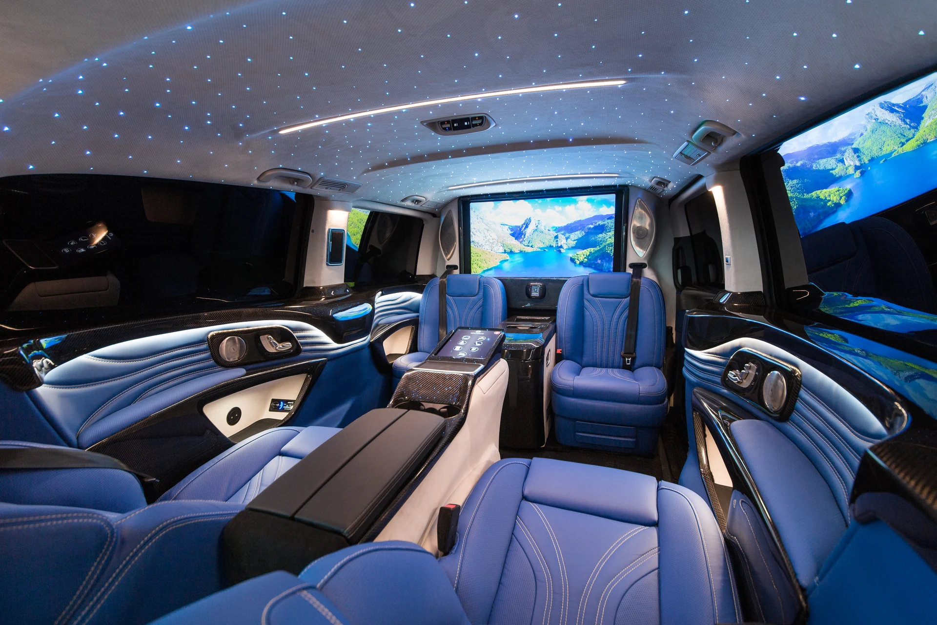 Ertex VIP Mercedes-Benz V-Class mavi deri koltuklar, yıldız tavan ve geniş ekranlı konfor kabini