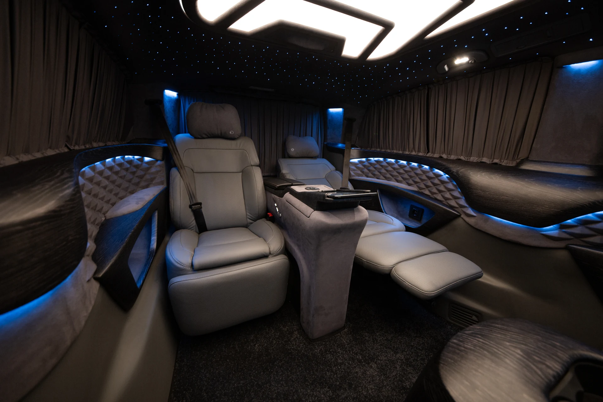 Ertex Geometric Edition VIP Mercedes-Benz V-Class iç tasarımı