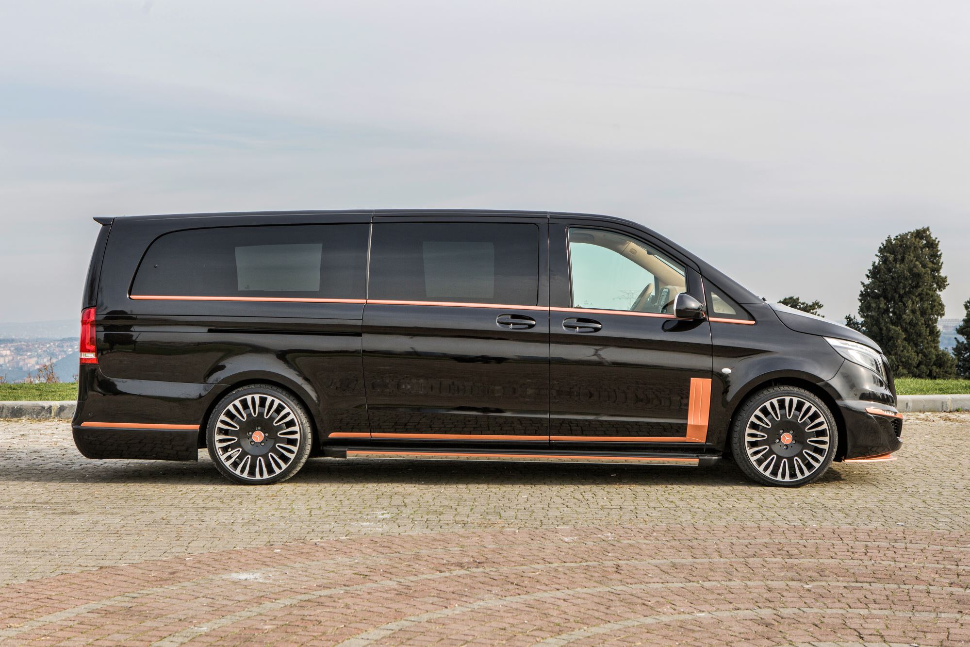 Mercedes v 2024. Мерседес Бенц Виано 2021. Мерседес Вито 2021. Mercedes-Benz Vito 2020 Tuning. Мерседес v klasse 2021.